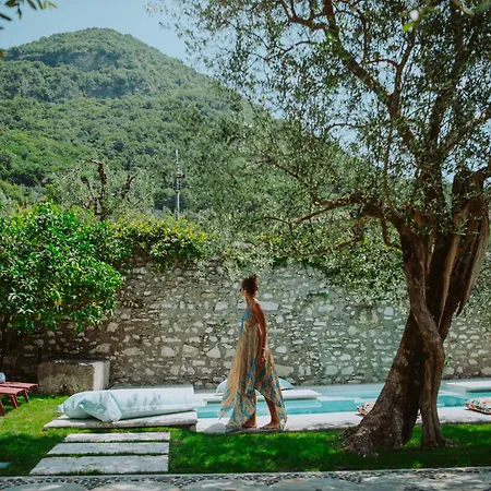 Frida Villa Salò