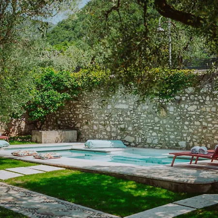Frida Villa Salò