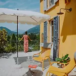 Frida 别墅 萨罗